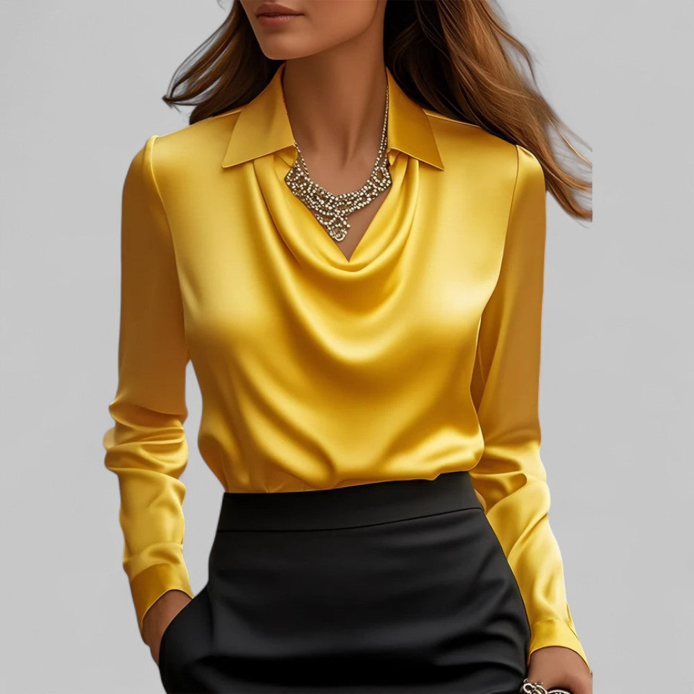 Elegante blusa de satén con escote