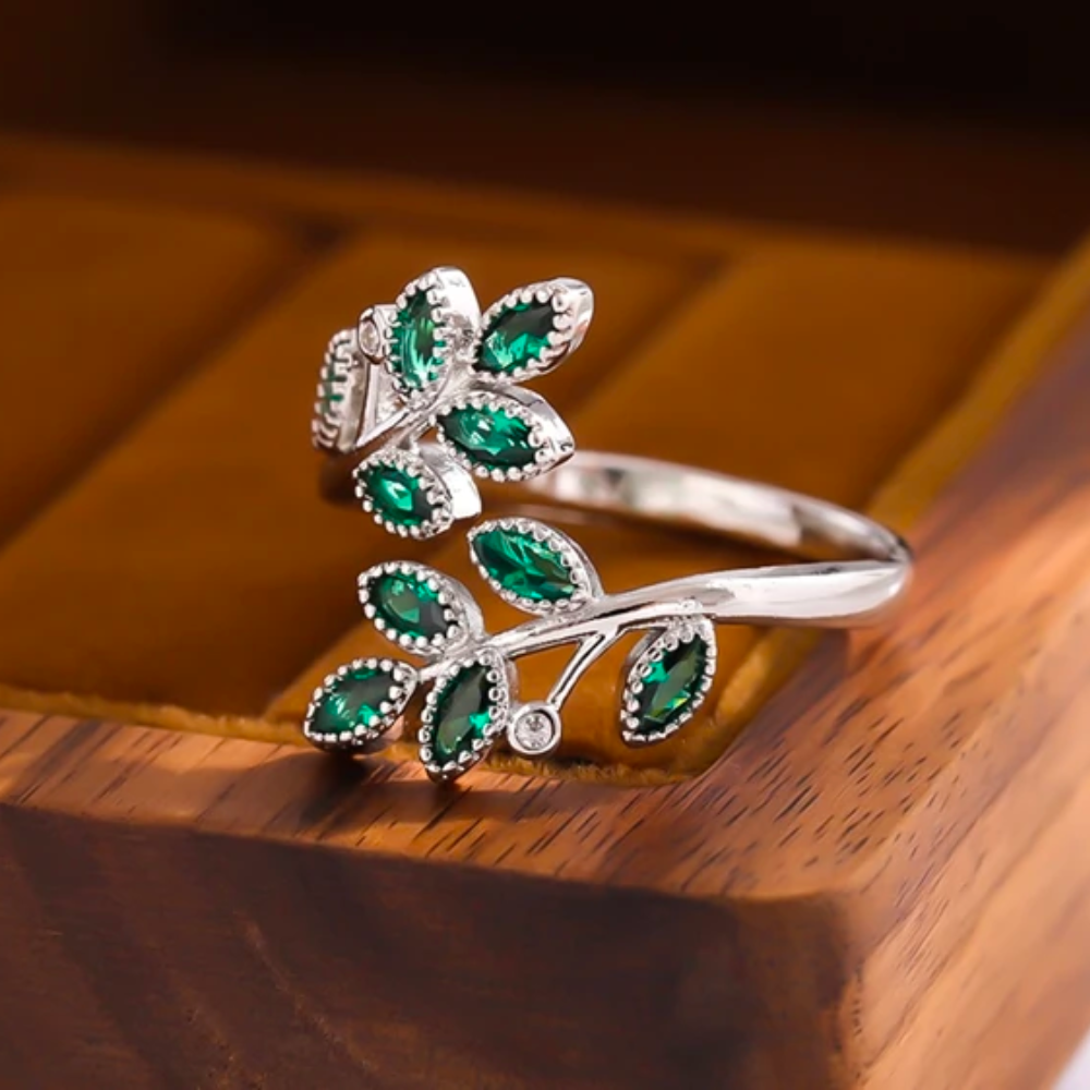 Anillo de hoja de esmeralda