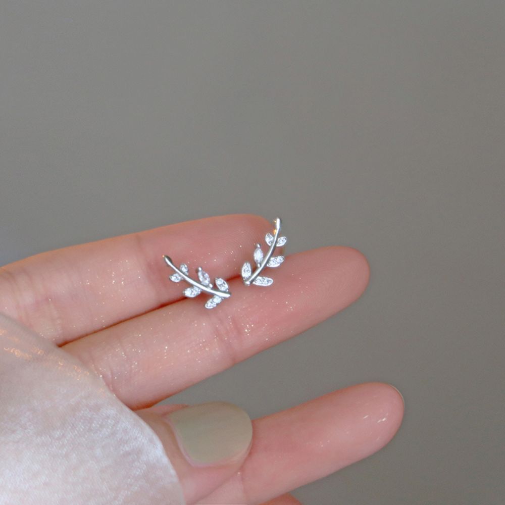 Pendientes de hojas brillantes