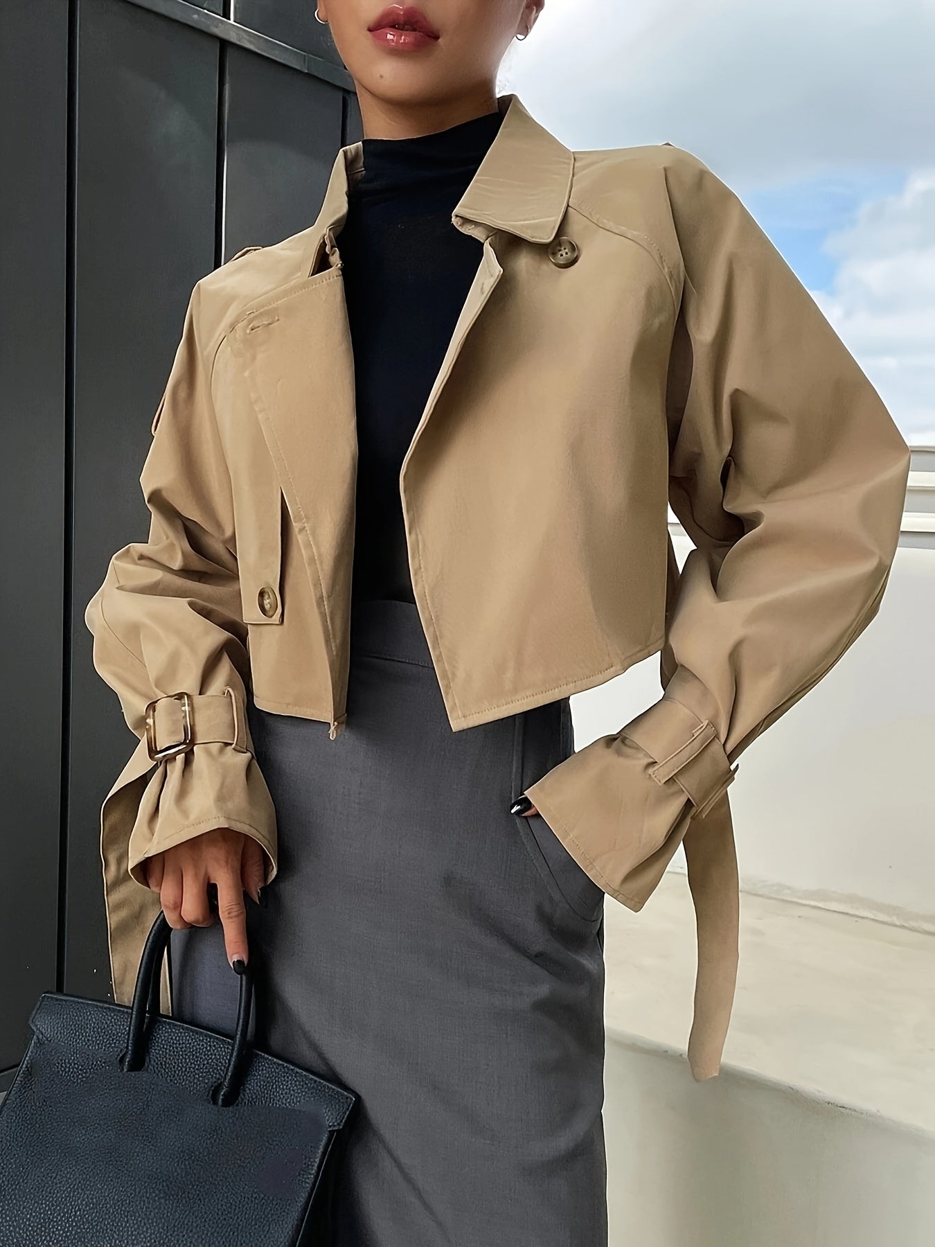 Abrigo corto en estilo de alta moda