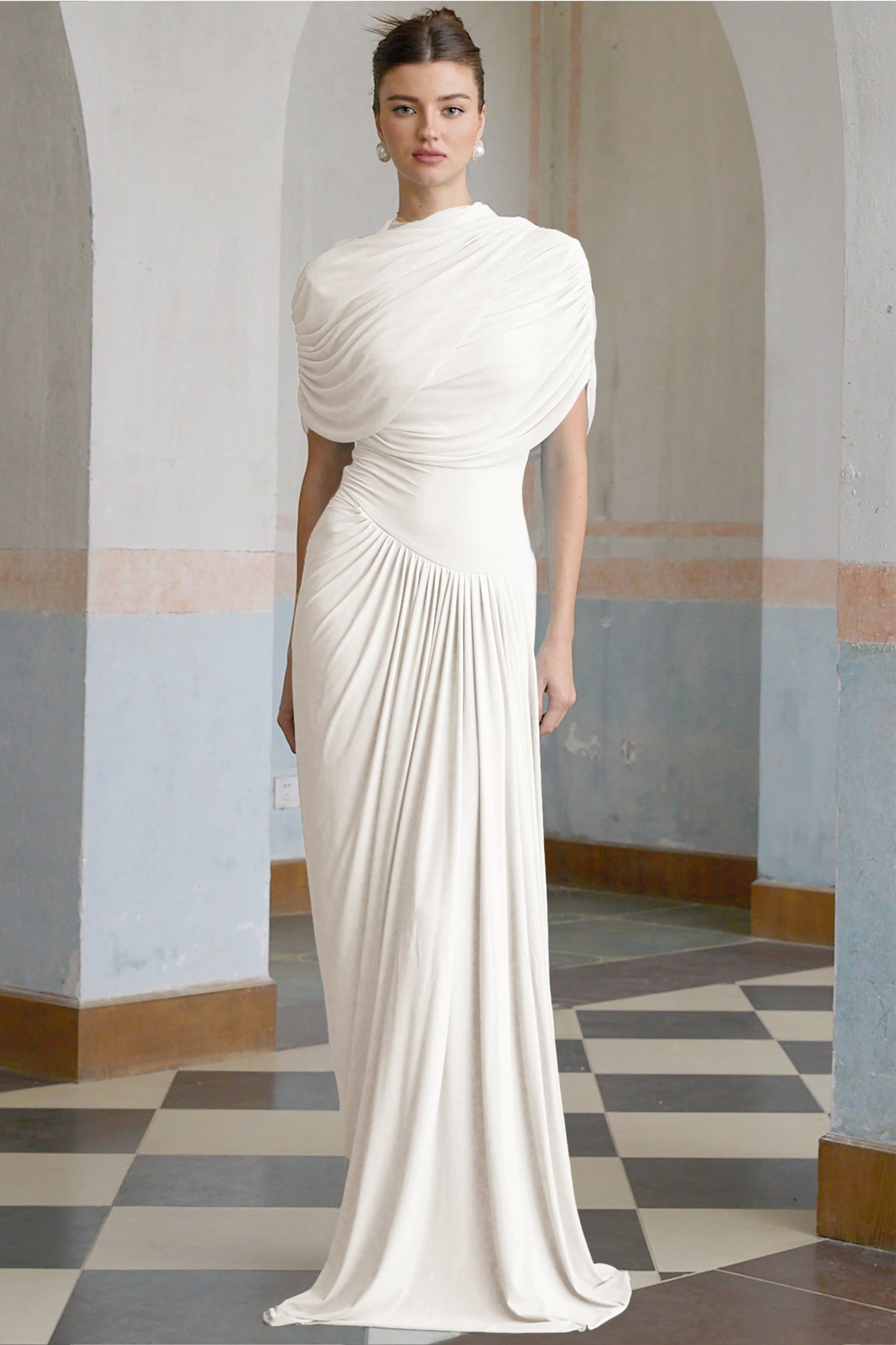 Vestido maxi plisado asimétrico