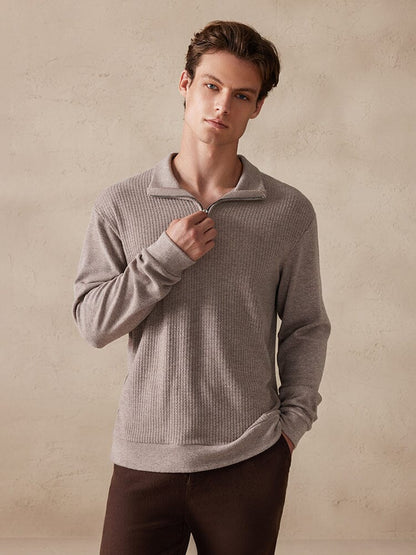 Suéter elástico con cuello polo