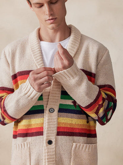 Cardigan colorido con diseño gráfico
