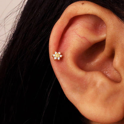 Aretes de cartílago con diseño de girasol