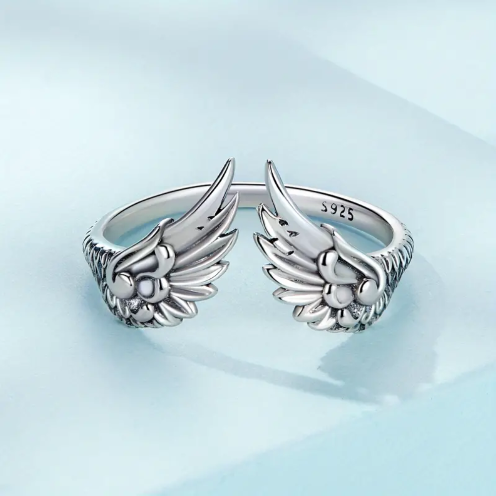 Anillo alado de lujo (ajustable)