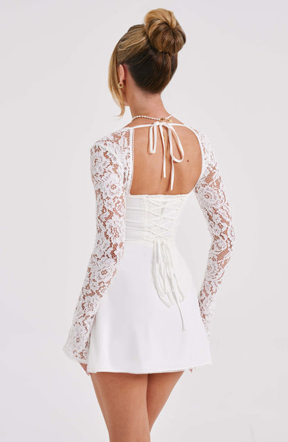 Vestido con Mangas de Encaje
