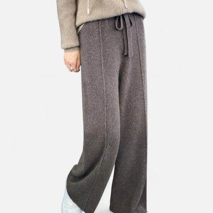 Pantalones con corte relajado
