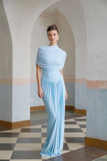 vestido maxi plisado asimétrico