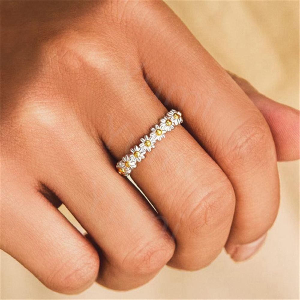 Anillo con flor de margarita dulce (ajustable)