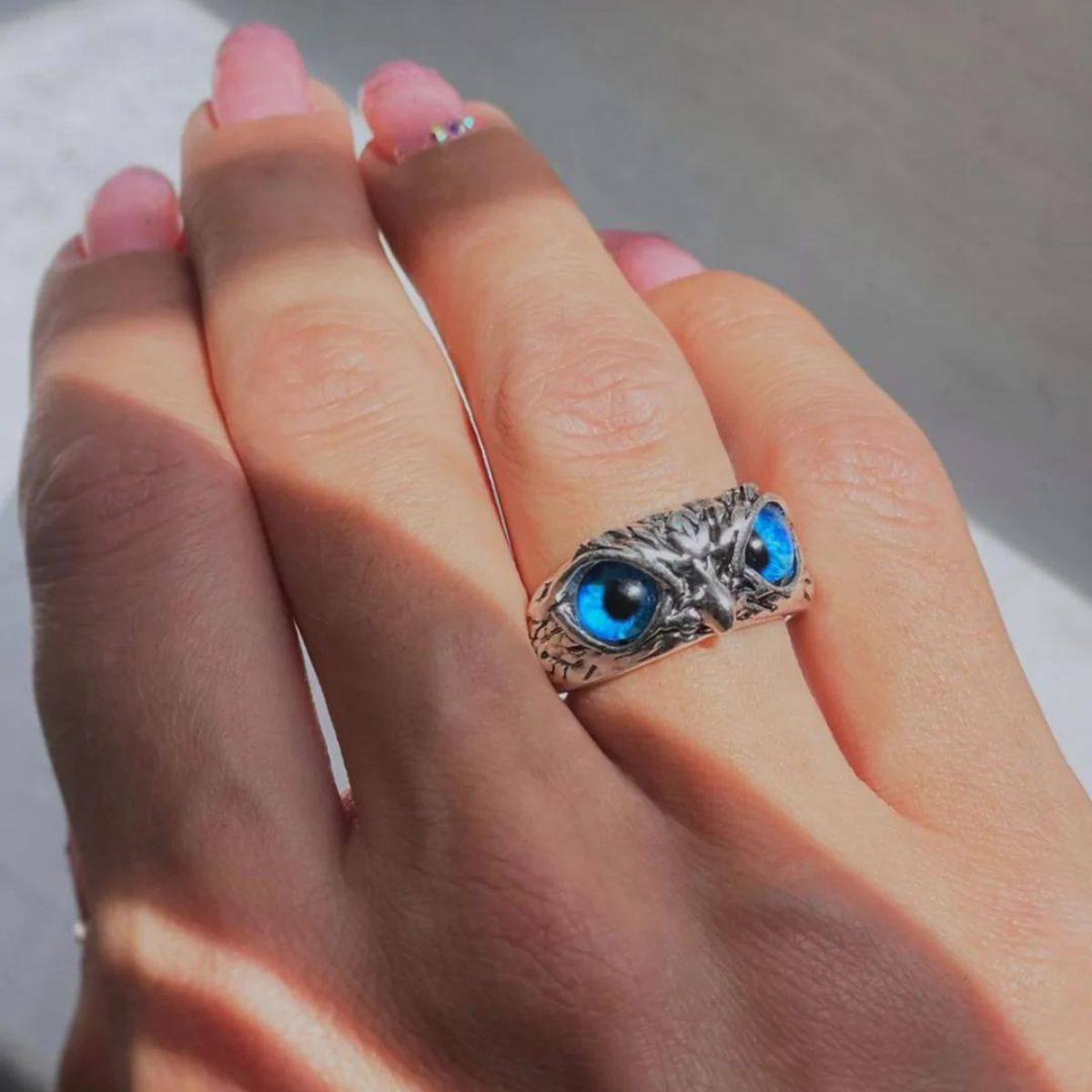Anillo de ojo de búho ajustable