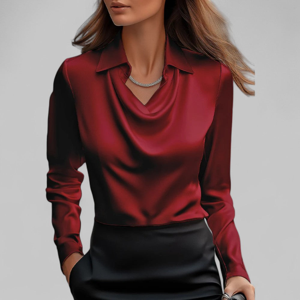 Elegante blusa de satén con escote