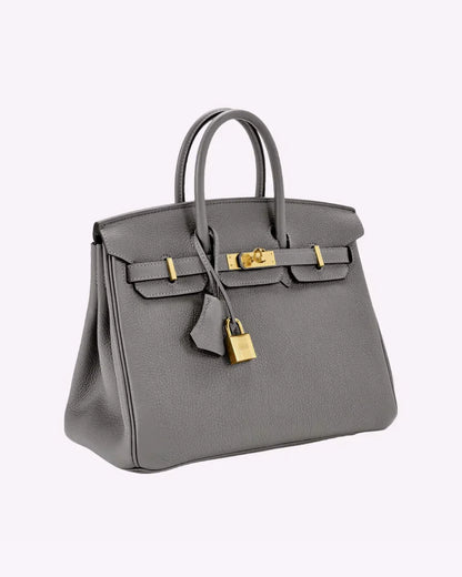 Bolso de mano elegante y atemporal