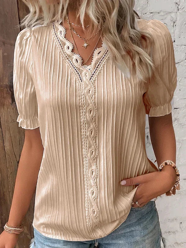 Pilar - Blusa plisada con encaje y manga abullonada