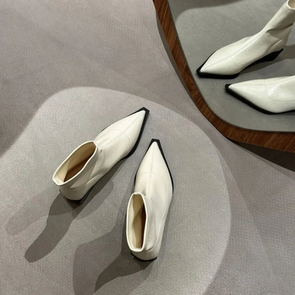Botines elegantes con punta y tacón bloque
