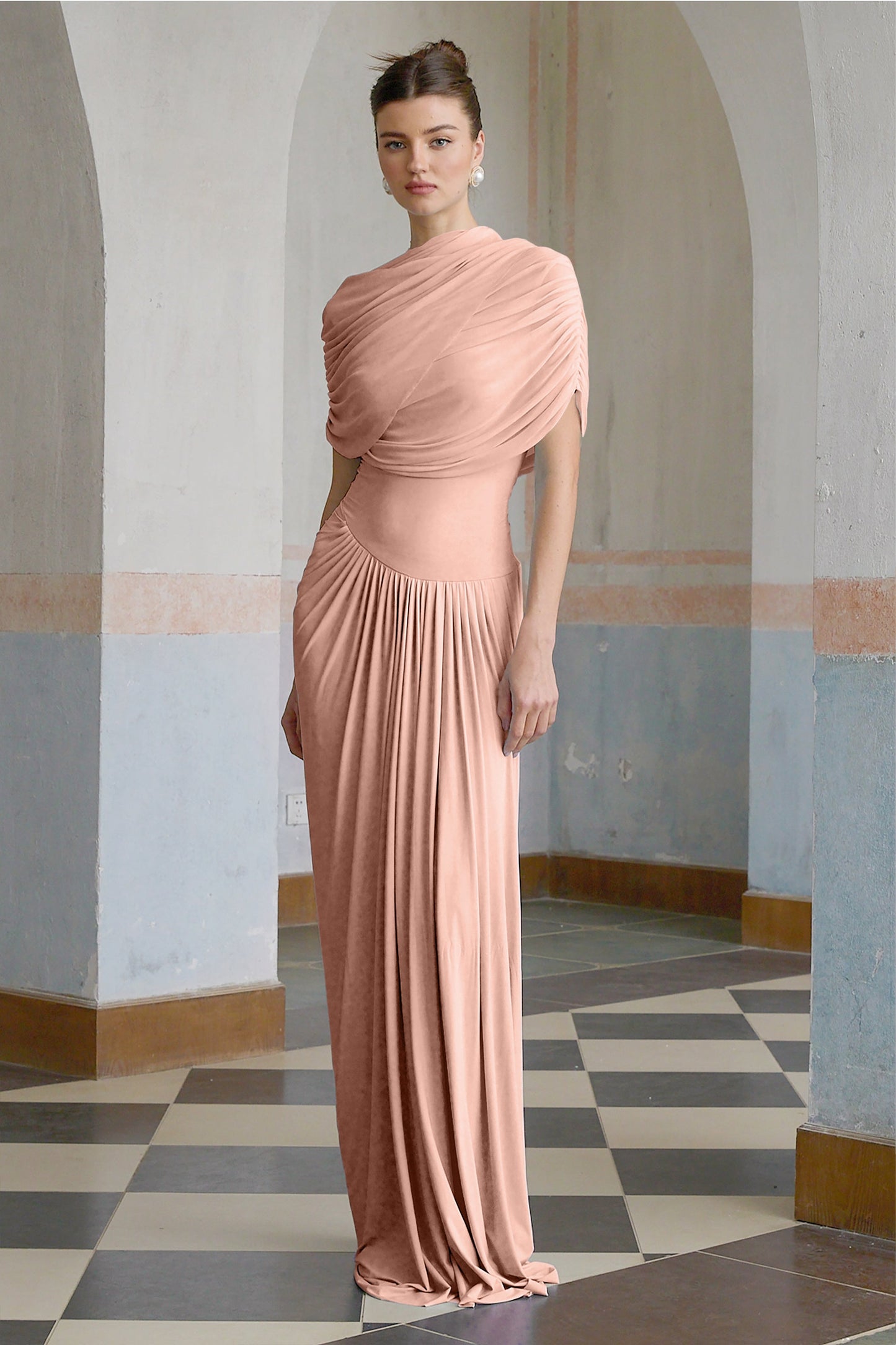 Vestido maxi plisado asimétrico
