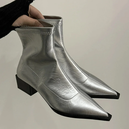 Botines elegantes con punta y tacón bloque