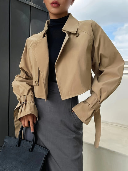 Abrigo corto en estilo de alta moda