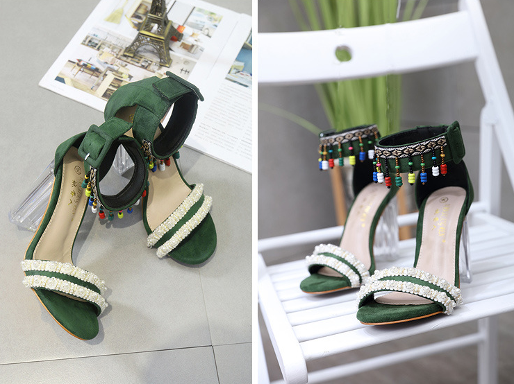 Sandalias de tacón alto de moda