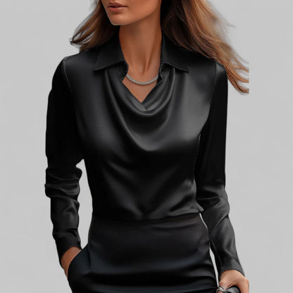 Elegante blusa de satén con escote