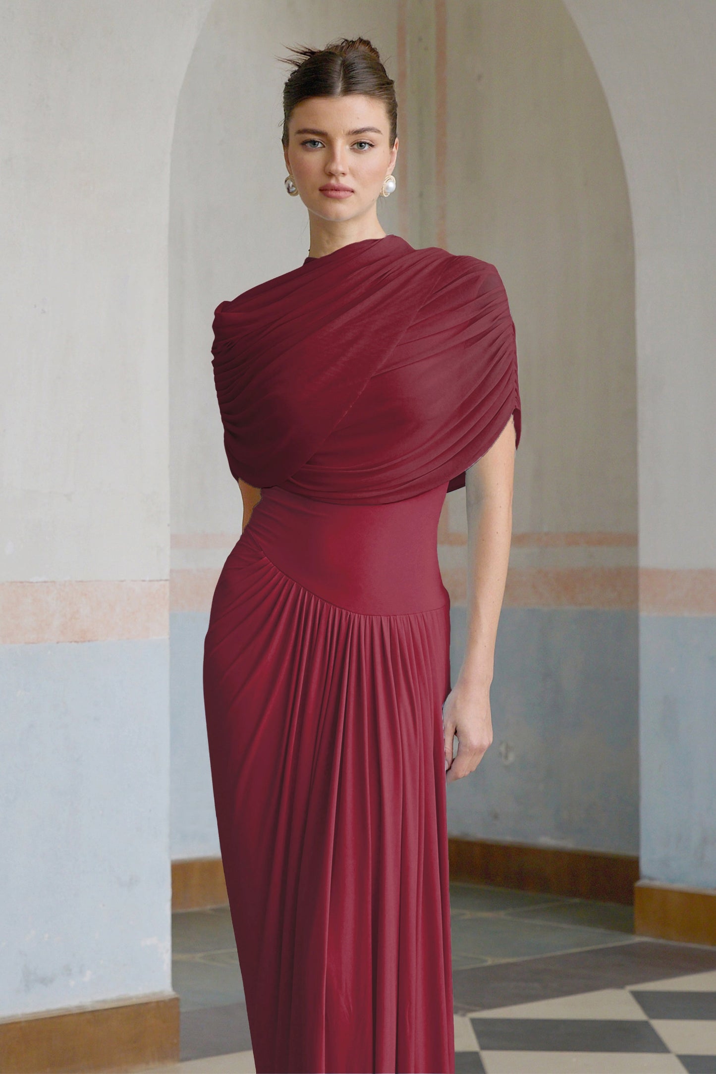 Vestido maxi plisado asimétrico