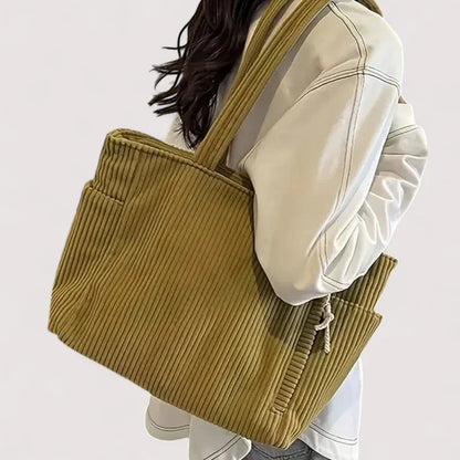 Bolso de pana con estilo práctico y moderno