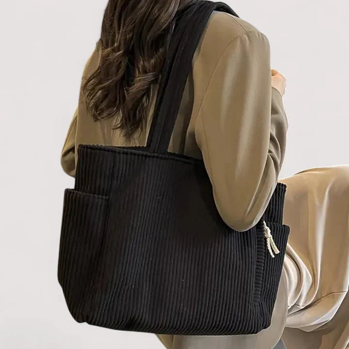 Bolso de pana con estilo práctico y moderno