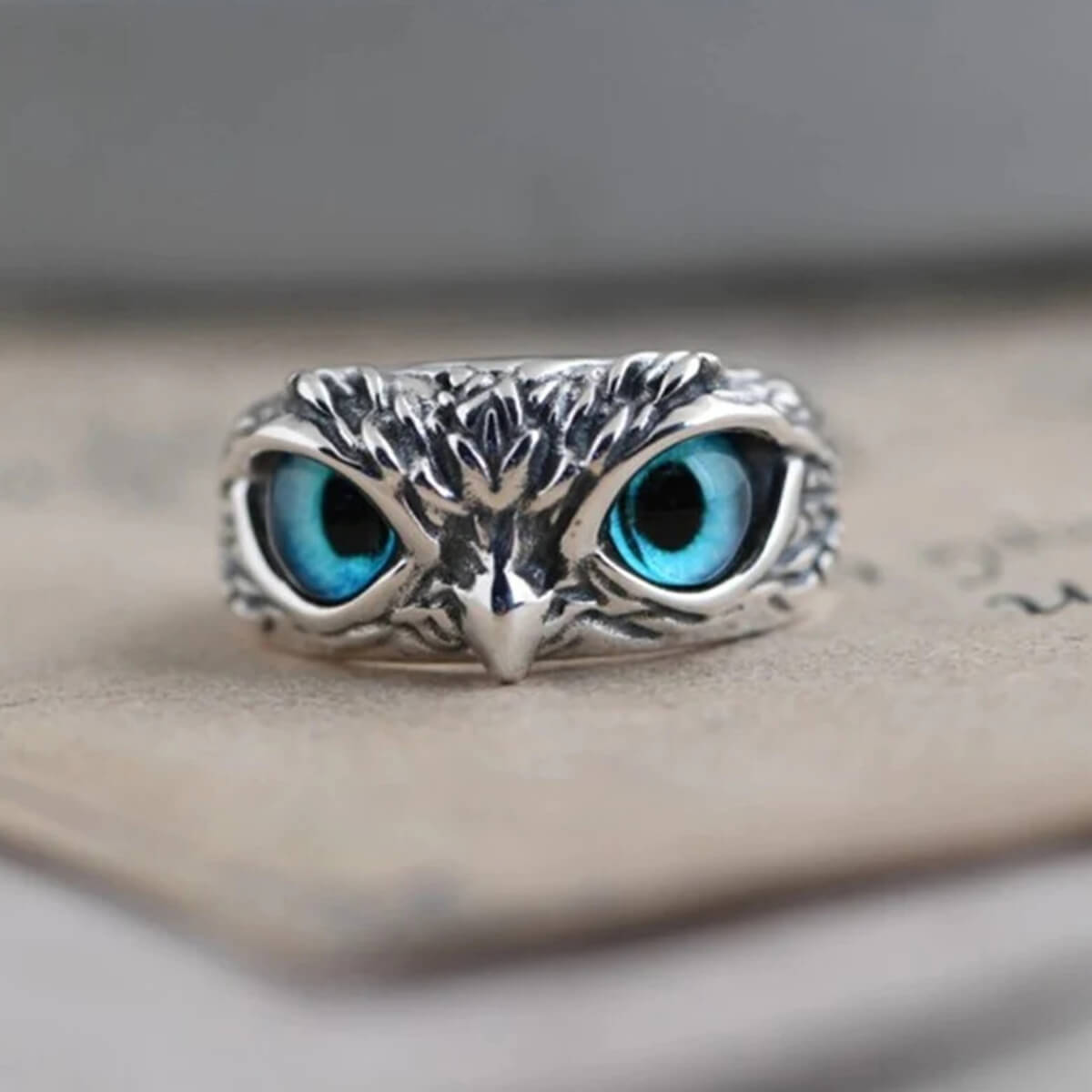 Anillo de ojo de búho ajustable
