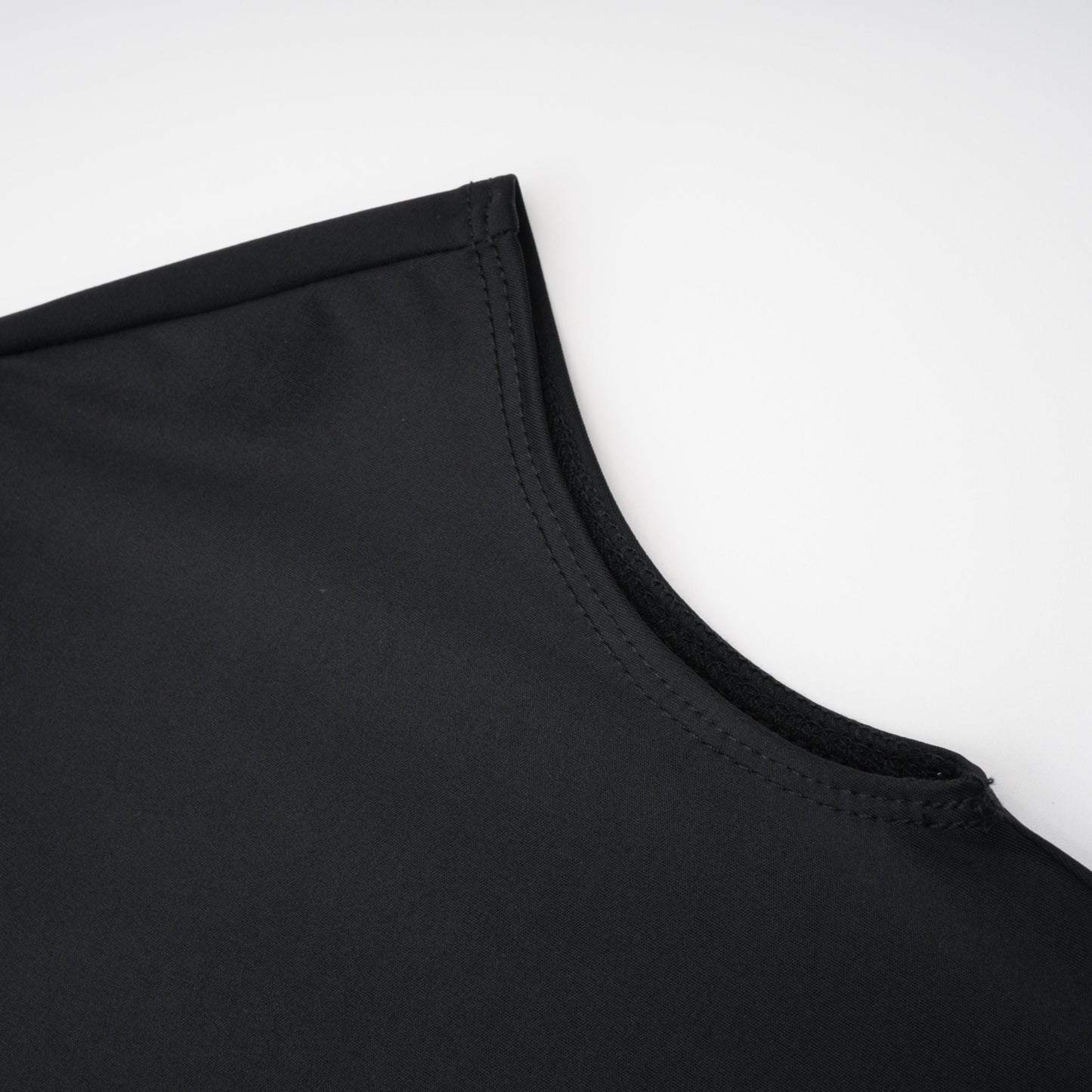 Vestido maxi negro con escote en ojo de cerradura