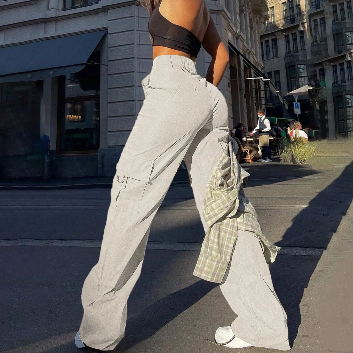 Pantalones estilo cargo con bolsillos