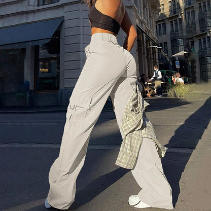 Pantalones estilo cargo con bolsillos