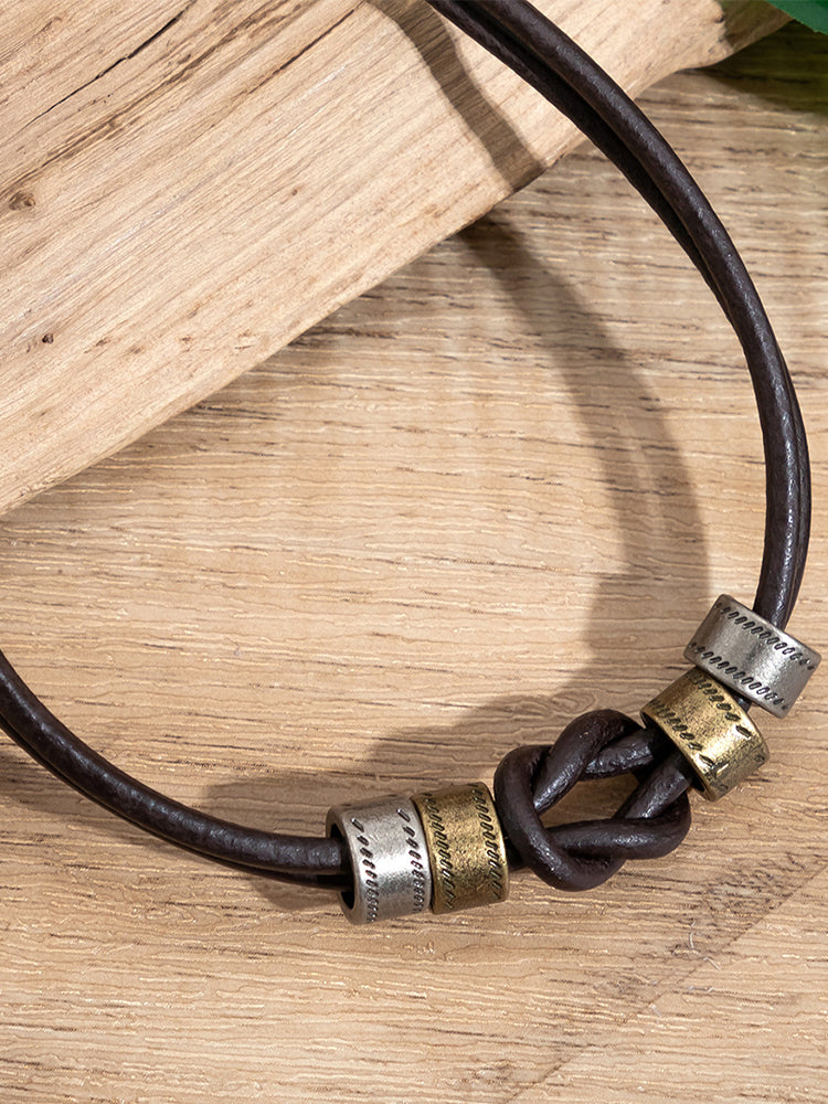 Gargantilla tipo choker de cuero