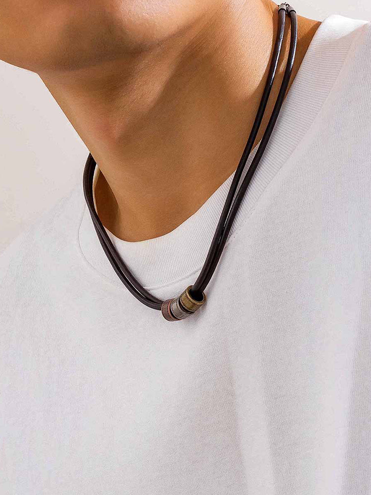 Gargantilla tipo choker de cuero