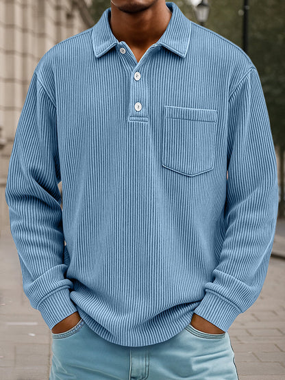 Camisa polo de pana con diseño atemporal