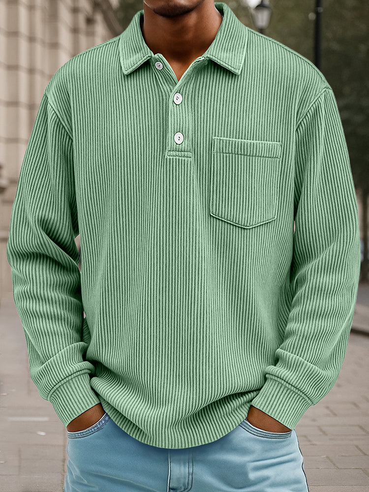 Camisa polo de pana con diseño atemporal