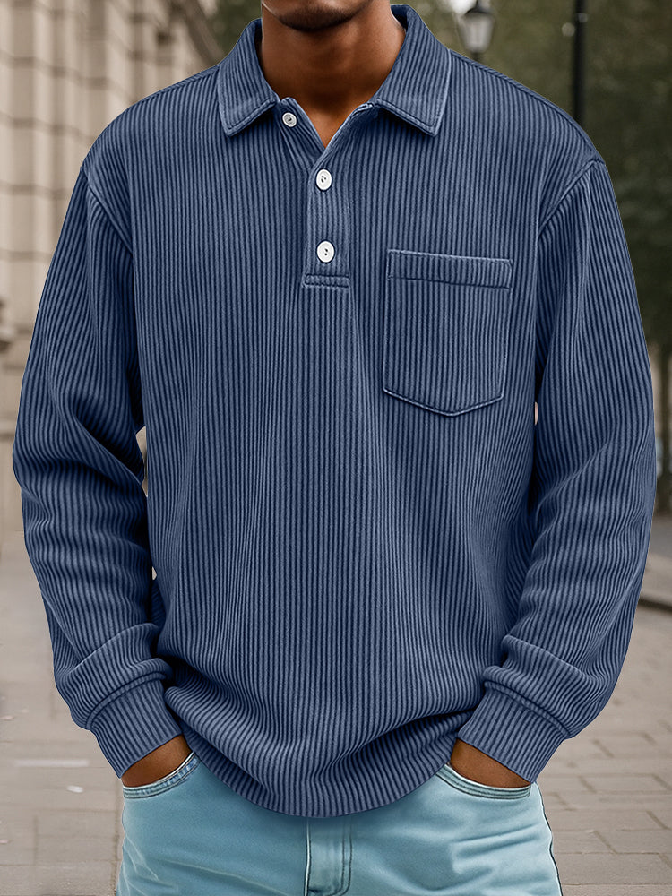 Camisa polo de pana con diseño atemporal