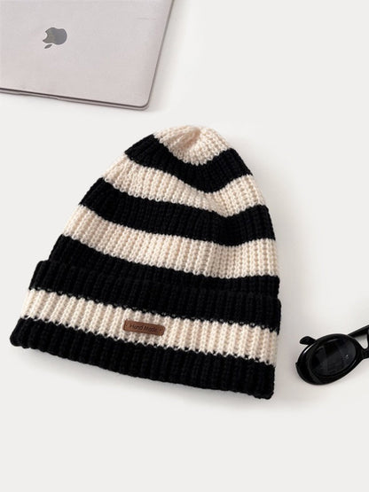 Gorro de punto a rayas cómodo y apilable