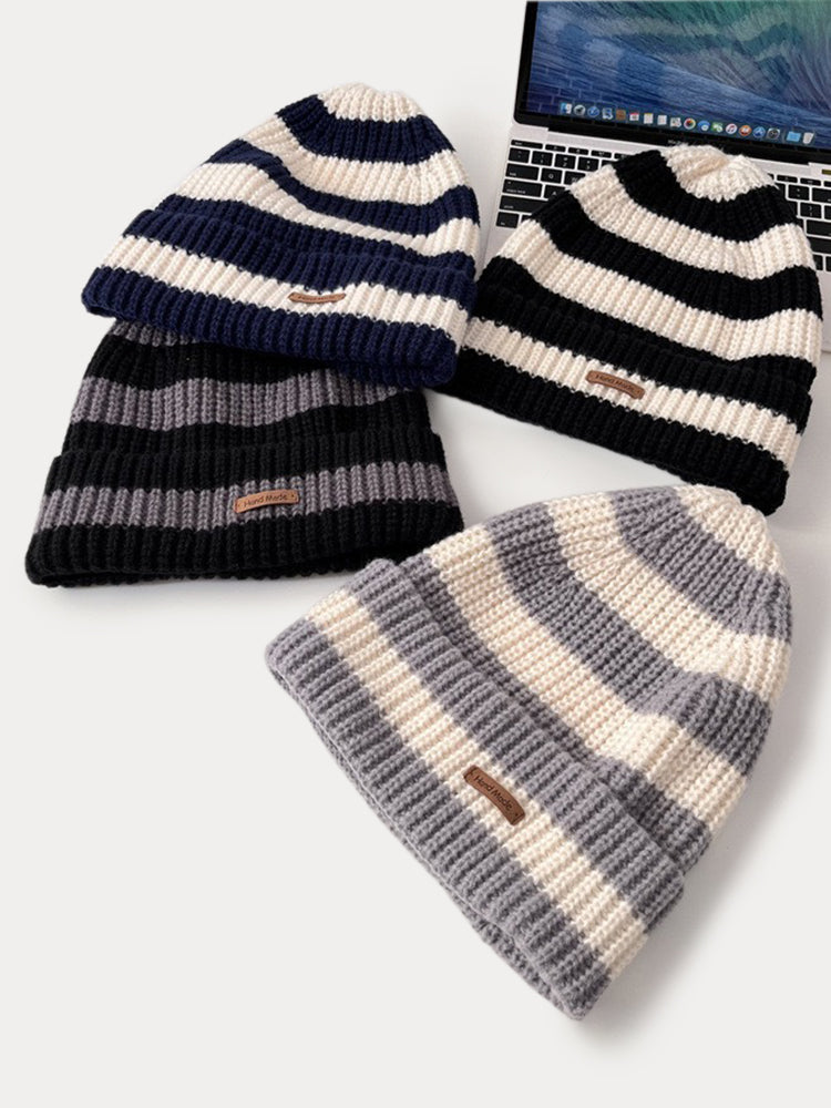 Gorro de punto a rayas cómodo y apilable