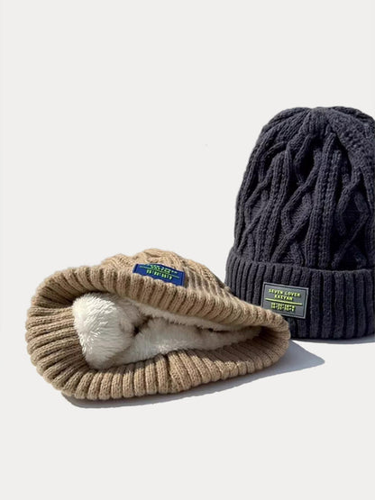 Gorro de punto y etiqueta elegante