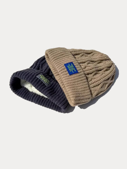 Gorro de punto y etiqueta elegante