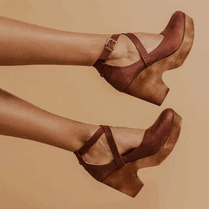Andrea | Tacones de cuña para damas con correa en el tobillo