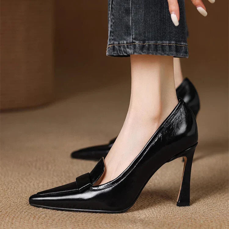 Tacones de aguja con acabado brillante