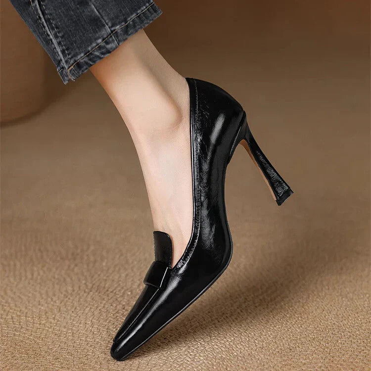Tacones de aguja con acabado brillante