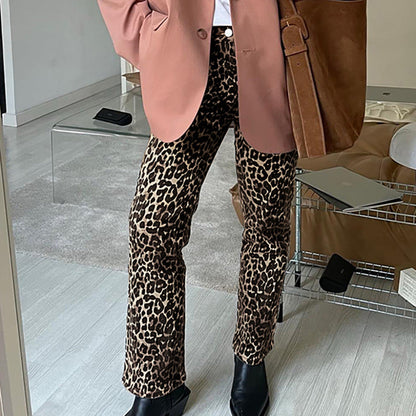 Pantalones rectos de cintura alta con estampado de leopardo