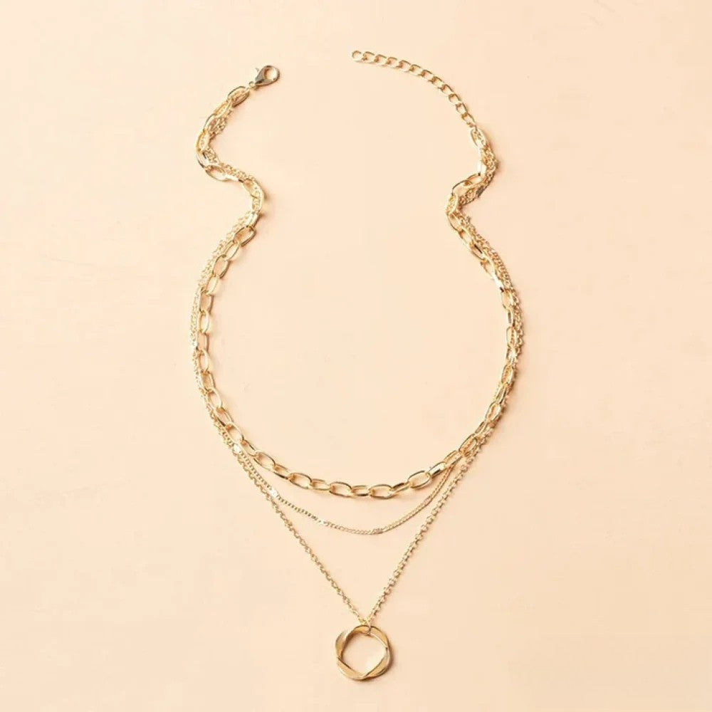 Collar en capas dorado de estilo retro