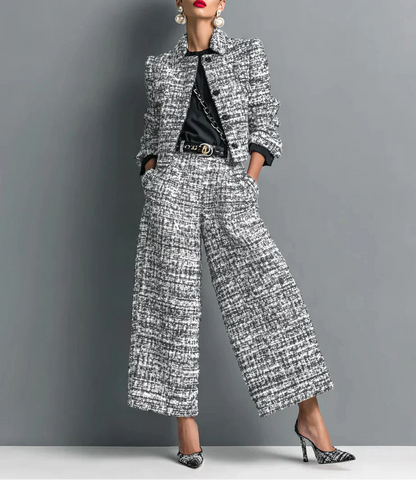 Conjunto elegante de chaqueta y pantalón