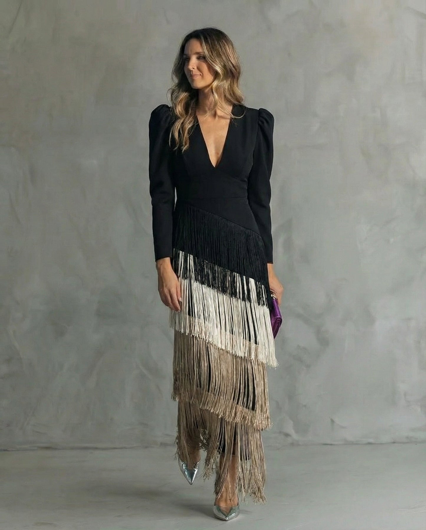 Alessia - Elegante vestido midi con mangas de flecos