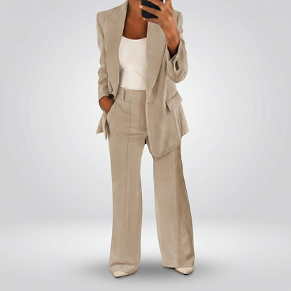 Conjunto chaqueta y pantalón
